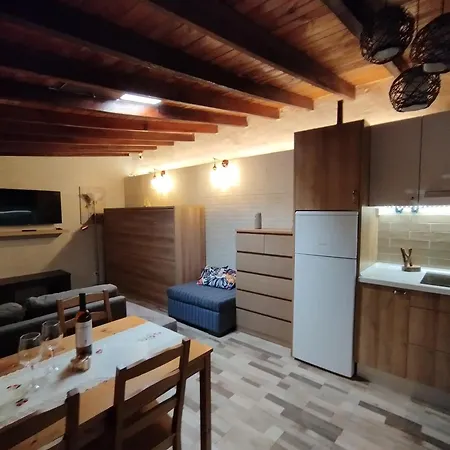 La Casita De Claudia Apartment *