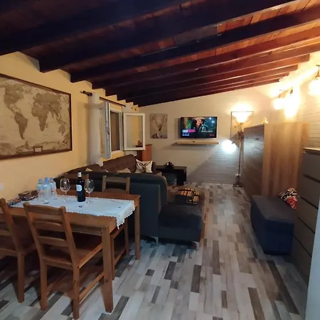 La Casita De Claudia Aguatona