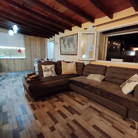 La Casita De Claudia Aguatona