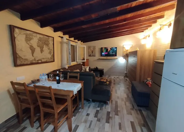 La Casita De Claudia Aguatona