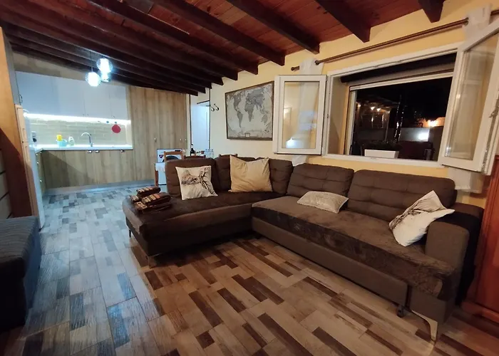 La Casita De Claudia Aguatona